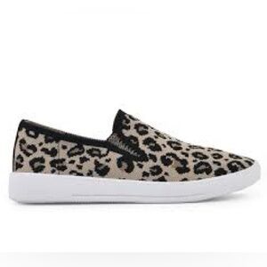 White Mountain leopard print slip-on shoes
